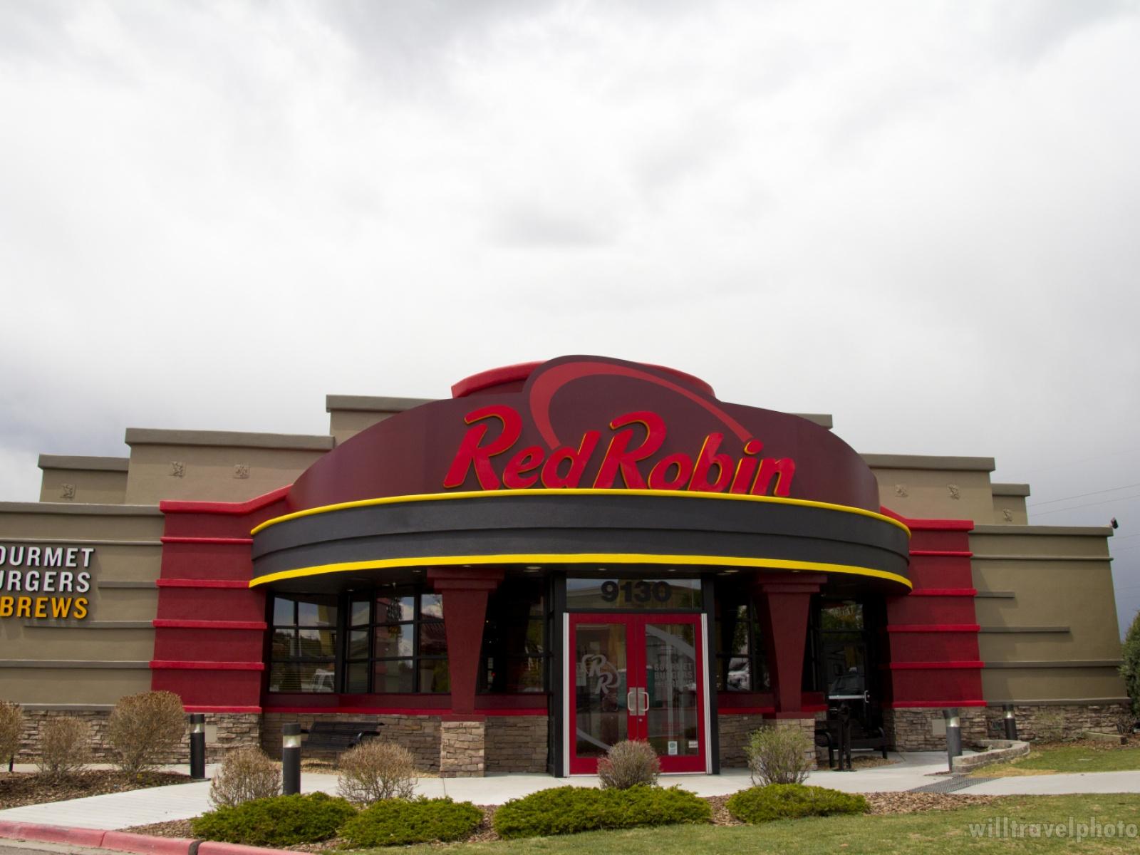 Red Robin exterior signage